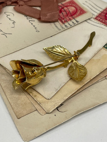 1960’s Gold Rose Brooch Devil's Details